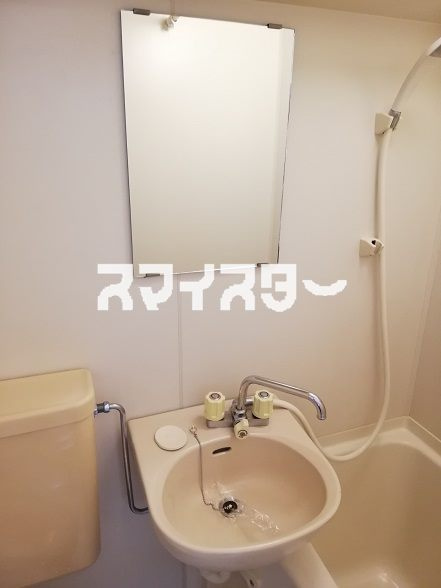 菱光マンションの洗面所
