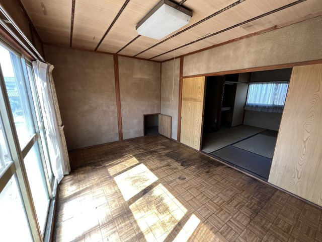 笠岡市緑町売家の洋室