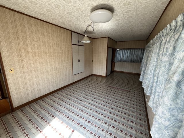 笠岡市緑町売家の洋室