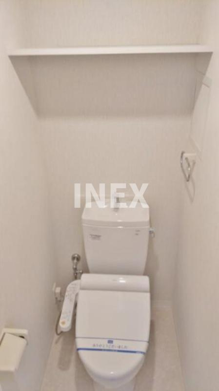 厚木市中町３丁目の賃貸マンションのトイレ