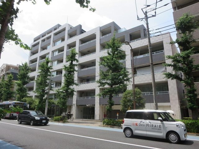 ピアース三軒茶屋の外観