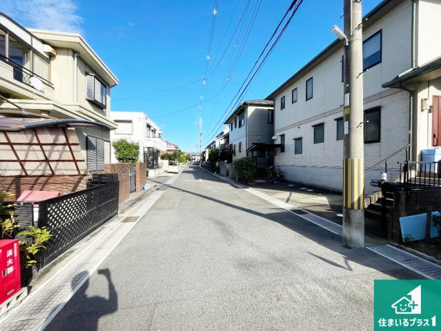 宇治市伊勢田町砂田　第3期　新築一戸建ての前面道路含む現地写真|現在建築中！落ち着いた街並みで新生活を始めることが出来そう！周辺の物件も併せてご紹介させて頂きます！