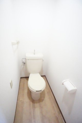 【トイレ】 | ラフィネ C | ※同物件・反転タイプの写真です。