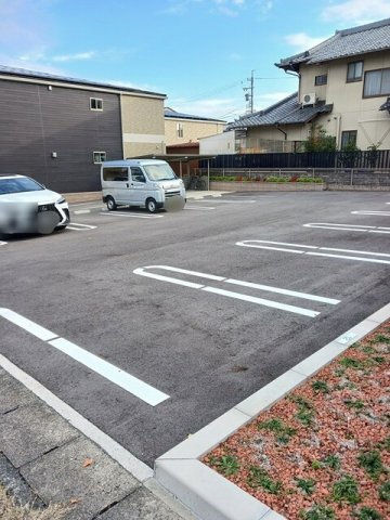 エスポルトⅢの駐車場