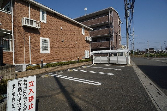 グローイングふじみ野の駐車場