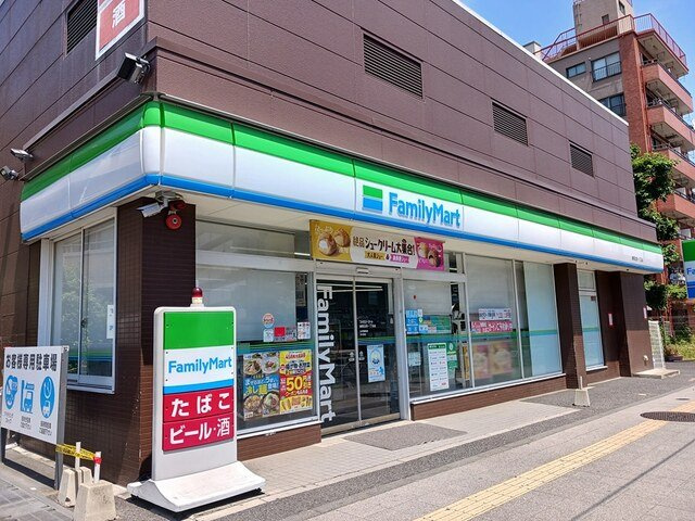 ラ・ルーチェ　練馬の周辺|ファミリーマートまで110m
