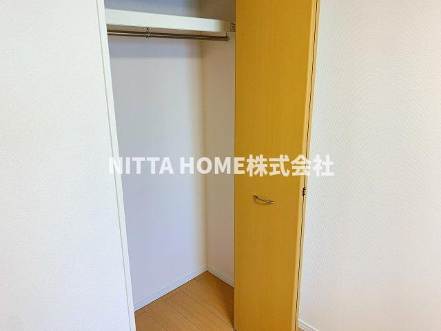 タキハウス（Ｔａｋｉ　Ｈｏｕｓｅ）の収納|洋室にはクローゼットが付いています◇