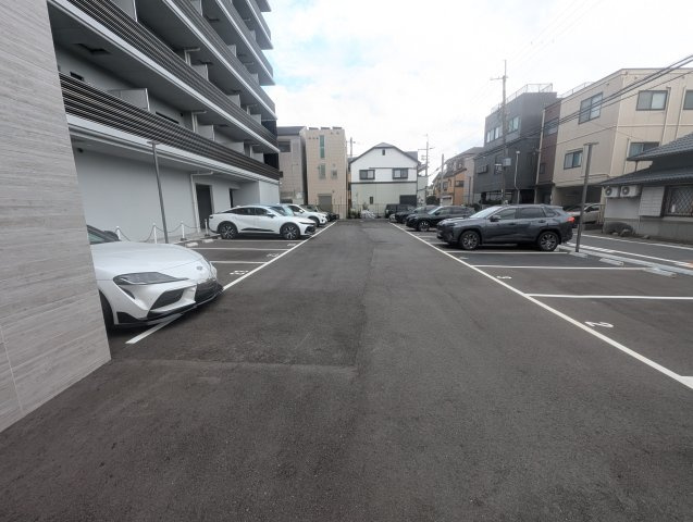 スプランディッドIXの駐車場