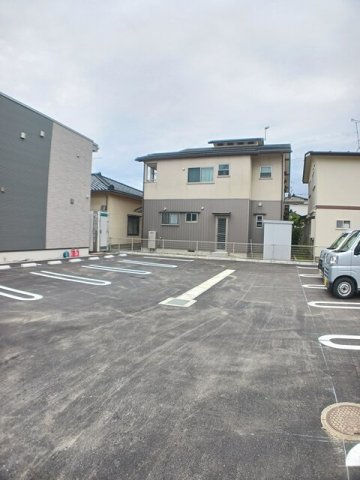 ルピナス　Ｋの駐車場