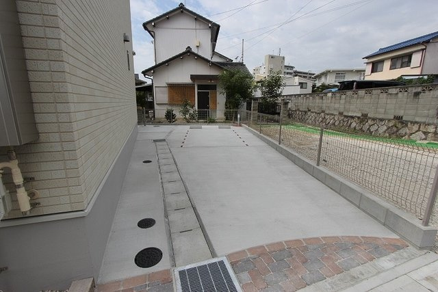 エトワール名東の駐車場