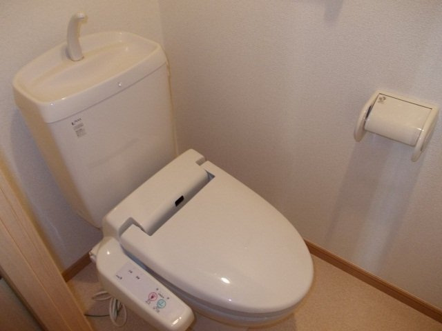 清潔感のあるトイレです