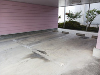 駐車場があるので、車を買う予定の方も安心です