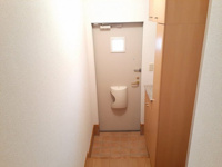 明るい玄関です