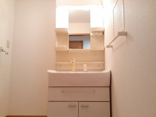 コンパクトで使いやすい洗面所