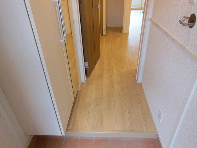 明るい玄関です