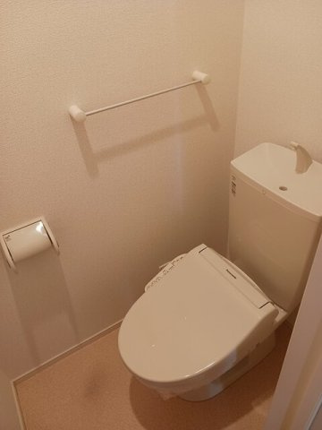 シンプルで使いやすいトイレです