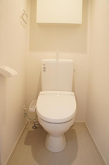 ゆったりとした空間のトイレです