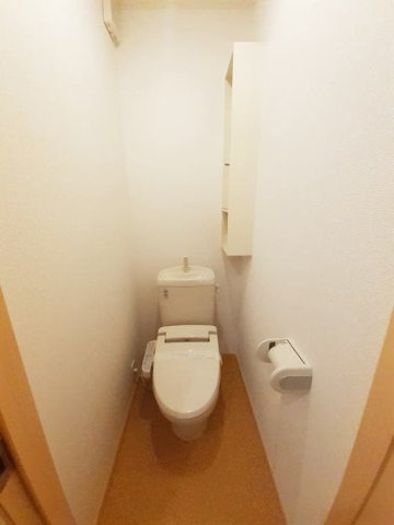ゆったりとした空間のトイレです