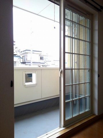 お洗濯にも便利なバルコニー付き