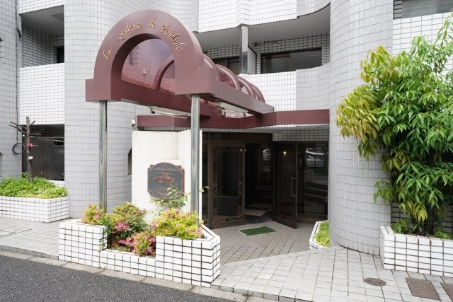 清潔なエントランスです