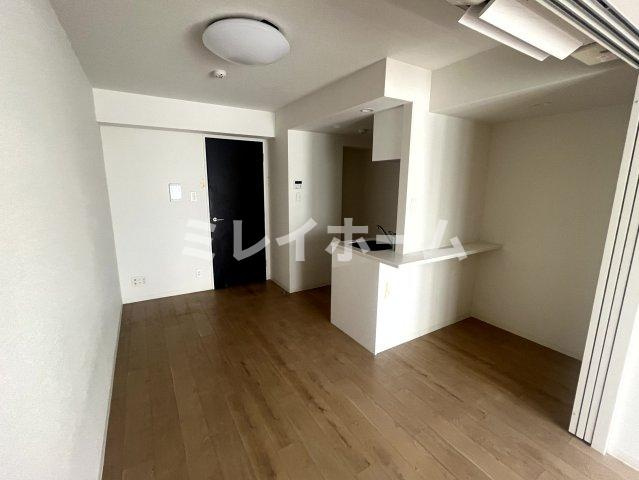 ルネサンスコート大森町の居間・リビング|同建物内、別のお部屋の参考写真になります。