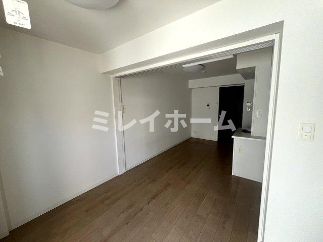 ルネサンスコート大森町の居間・リビング|同建物内、別のお部屋の参考写真になります。