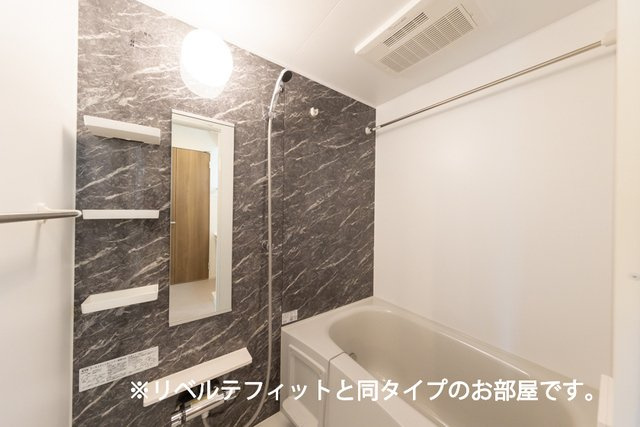 カルムコート向ヶ丘の浴室