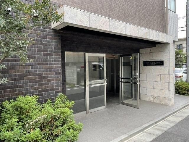 スカイコート渋谷神山町のエントランス