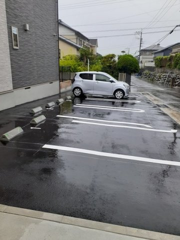 セレッソ　コリーナの駐車場