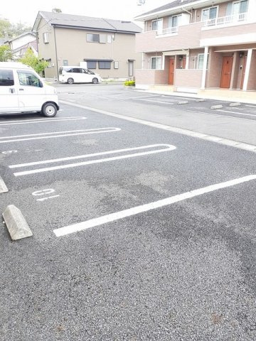 メゾン・オーブ　Ⅰの駐車場