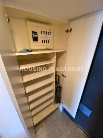 HKマンションの玄関