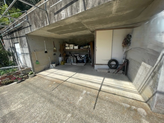 　☆　愛宕山荘　☆の駐車場