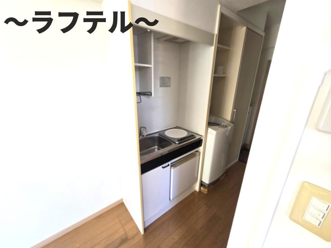 クレシェール狭山ヶ丘のキッチン|反転イメージ写真