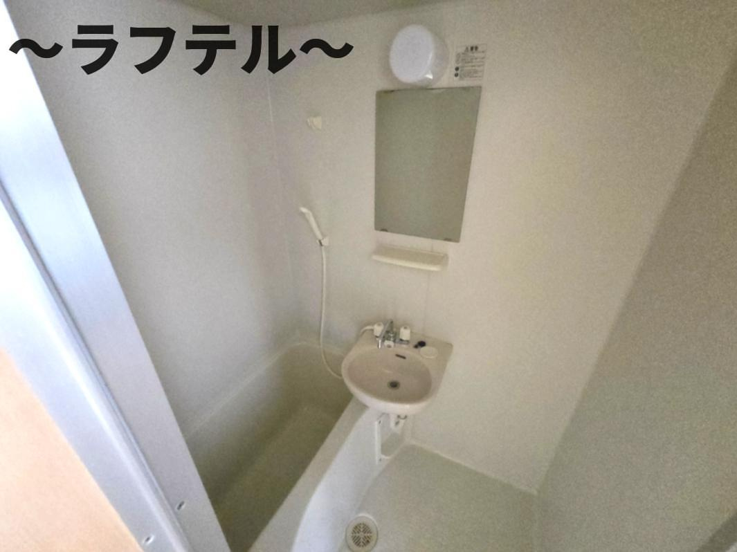 クレシェール狭山ヶ丘の浴室|反転イメージ写真