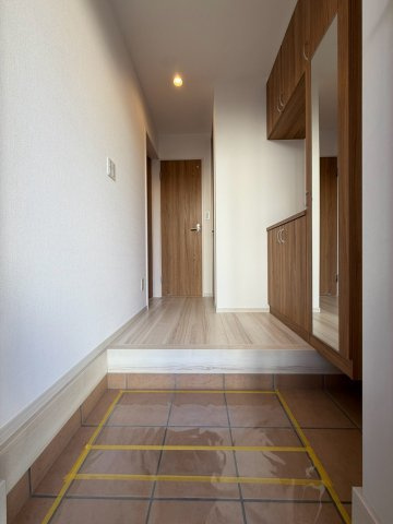 所沢市上新井三丁目中古戸建の玄関