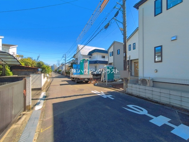 仲介手数料無料　ハートフルタウン所沢中新井3丁目885番・新築全2棟の前面道路含む現地写真