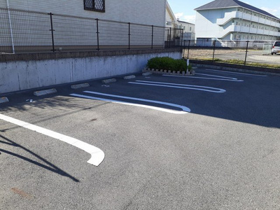 【駐車場】 | シトロン　Ⅰ | 車をお持ちの方に嬉しい駐車場付きの物件です