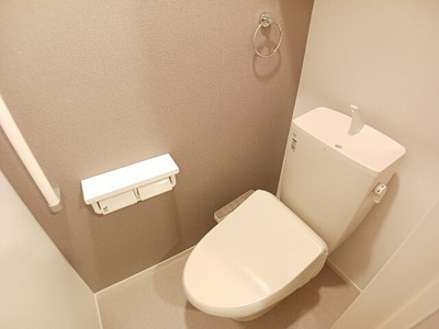 【トイレ】 | ウィステリア | 清潔感のあるトイレです