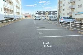 ビレッジハウス君津４号棟の駐車場