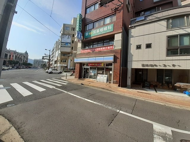 フリーデンＳＴの周辺|ローソンセントポール通店まで251m