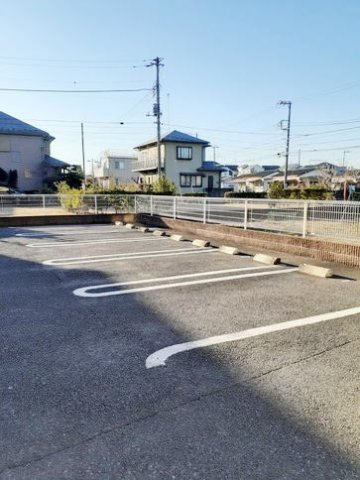 ヴィラ　ウィッシュの駐車場