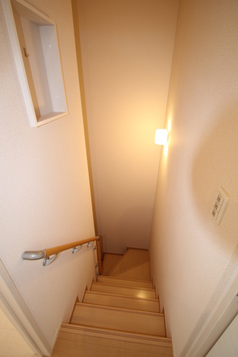 グランツ屋島Ⅱ|階段
