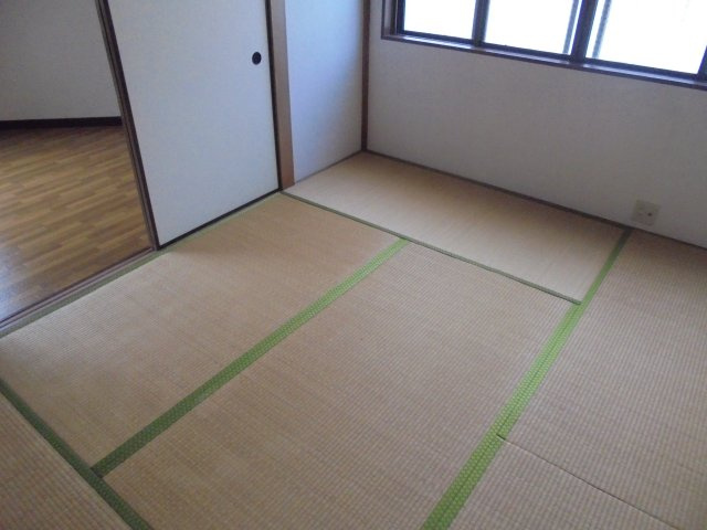 江戸川区松島３丁目のアパートの和室