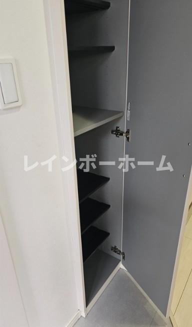 ブルージュ篠崎の玄関