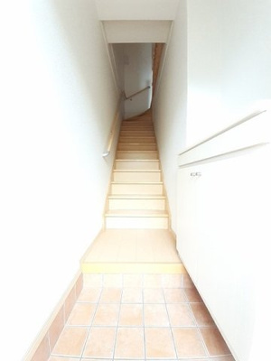 【玄関】 | ラッフィナート | 明るい玄関です