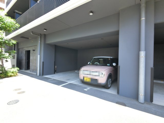 Ｓ－ＲＥＳＩＤＥＮＣＥ市川の駐車場