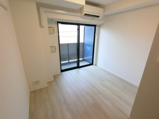 Ｓ－ＲＥＳＩＤＥＮＣＥ市川の居間・リビング
