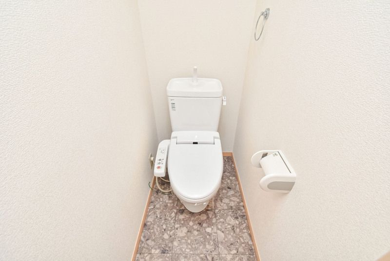 シャルダン・ベルのトイレ|快適な温水洗浄便座トイレです