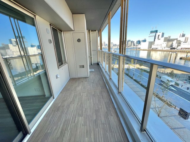 陽当たり良好なバルコニーです※別部屋参考写真