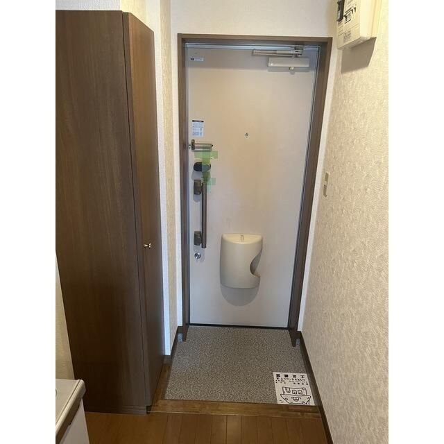 アンプルールクラージュ西青木の玄関